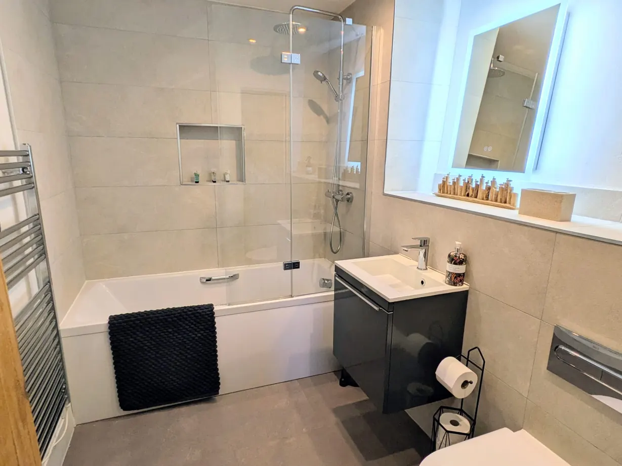 The Cider Barn bathroom