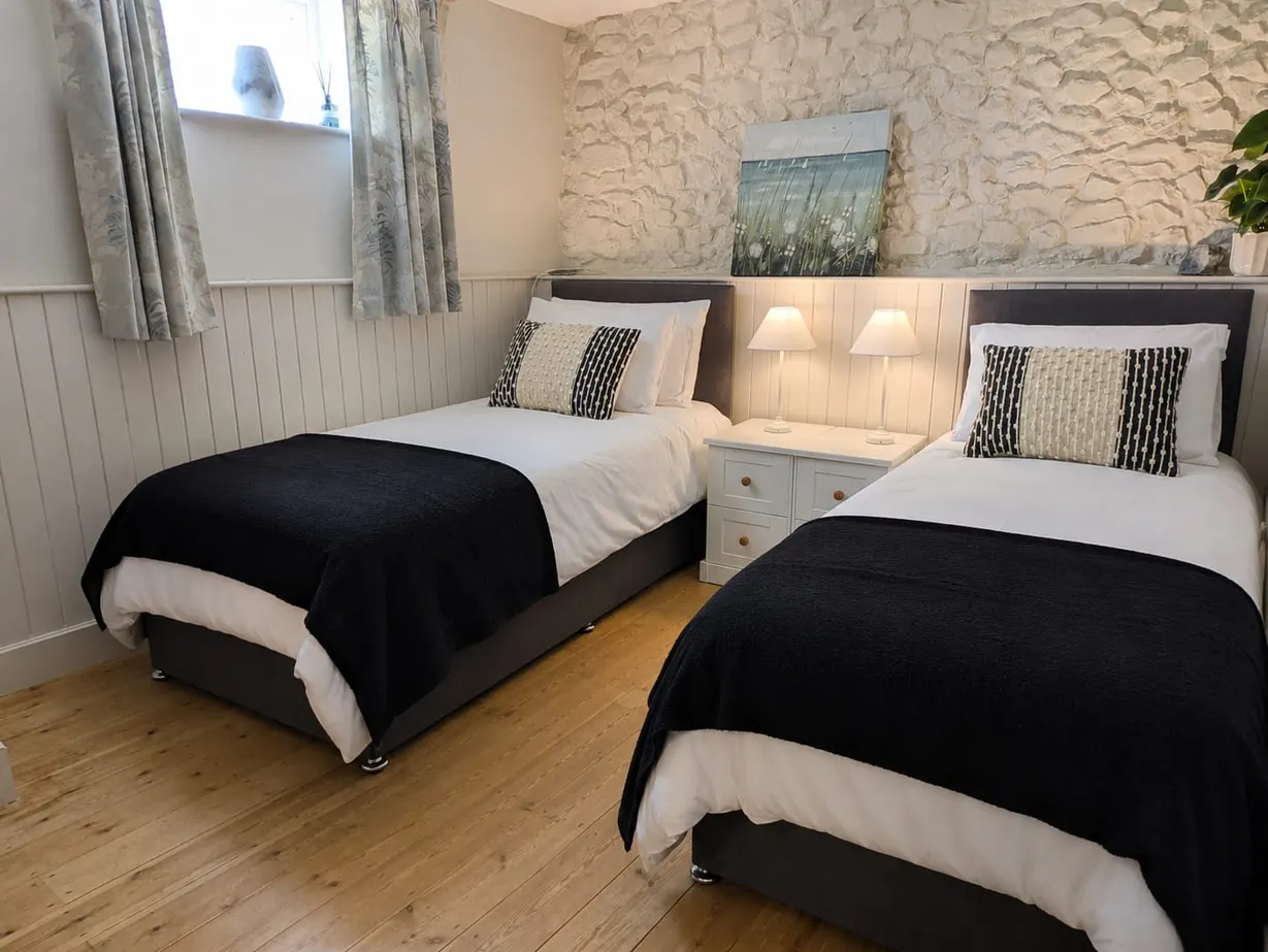 The Cider Barn second bedroom, twin configuration